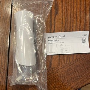 Pampered Chef NWT NIB Kitchen Spritzer #2733 discontinued style
